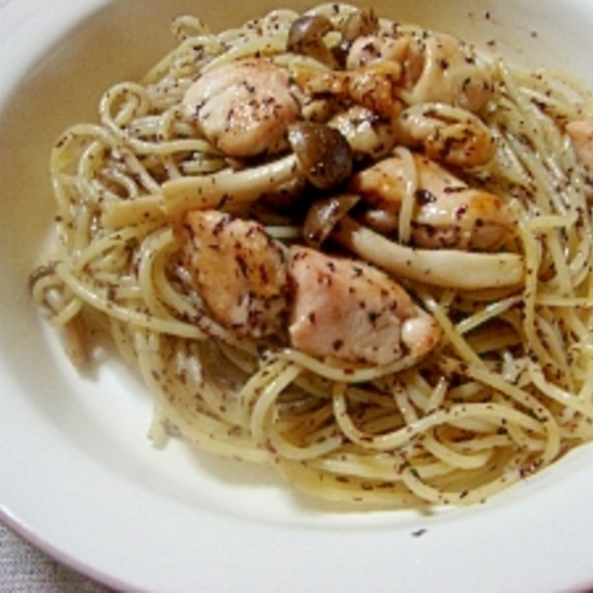 鶏肉としめじのゆかりパスタ レシピ 作り方 By 四月のヒーロー 楽天レシピ 鶏肉としめじのゆかりパスタ レシピ 作り方 By 四月のヒーロー 楽天レシピ